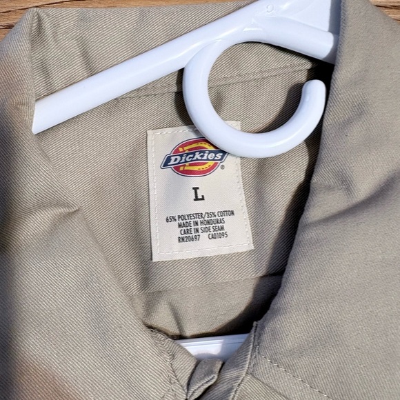 Dickies Men's Khaki Short Sleeve Button Down Shirt - Picture 2 of 3